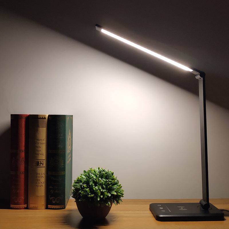 Lampe de Bureau LED Pliable – Tactile & 5 Niveaux de Luminosité